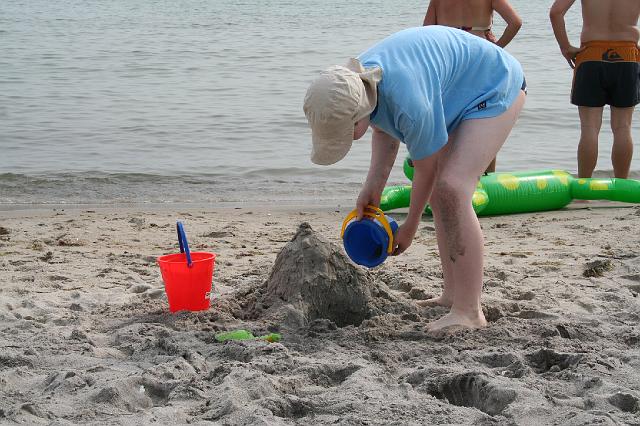 02 Sandburg bauen.jpg